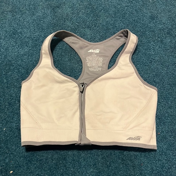 Avia - Picture 1 of 1